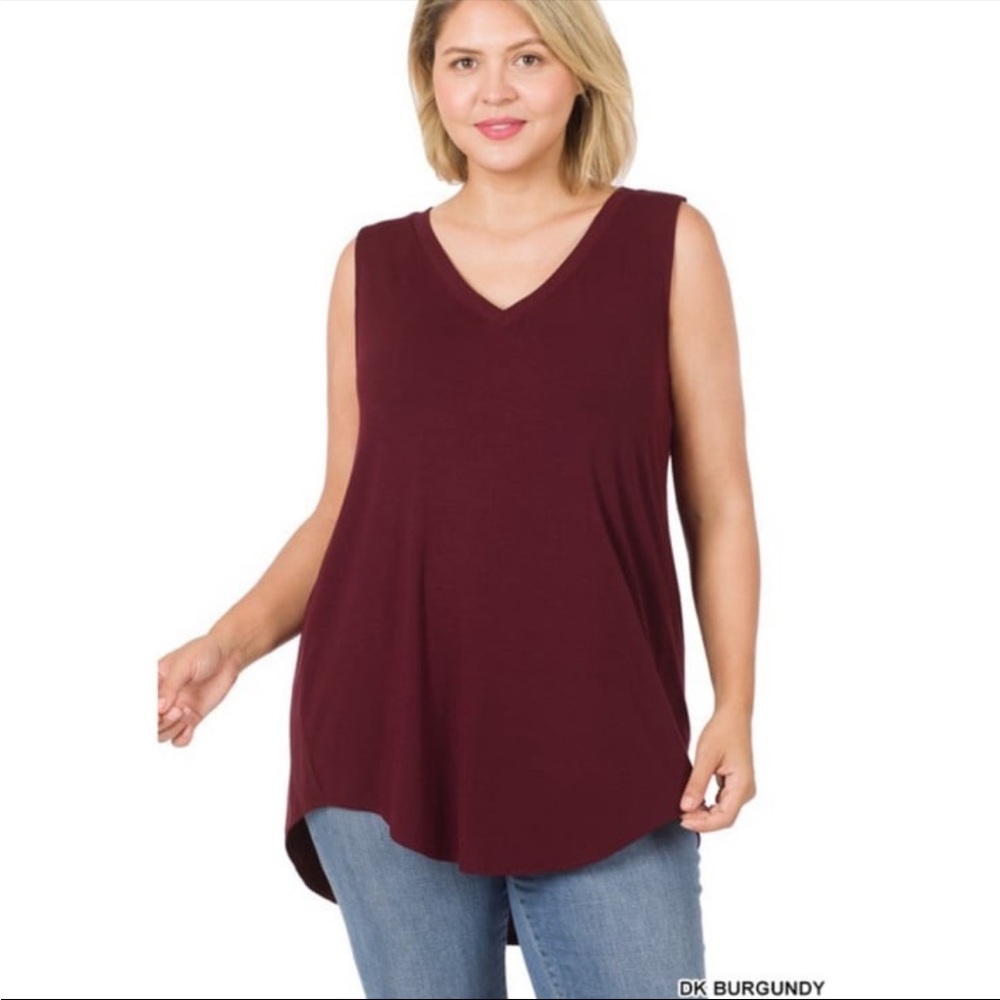 ZENANA
Sleeveless V-neck Hi-Low Hem Tank Top